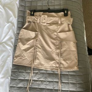 Khaki/nude belted mini skirt!